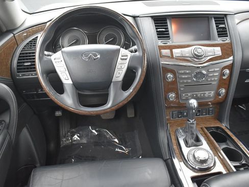 Used 2017 INFINITI QX80 4WD w/ Driver Assistance Package image 14