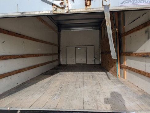 Used 2017 Ford E-450 and Econoline 450 Super Duty RWD image 36