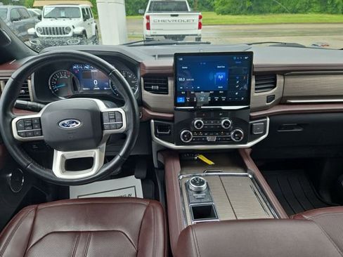 Used 2022 Ford Expedition Limited RWD image 12