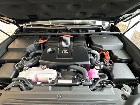 New 2026 Lexus LX 700h Luxury image 5