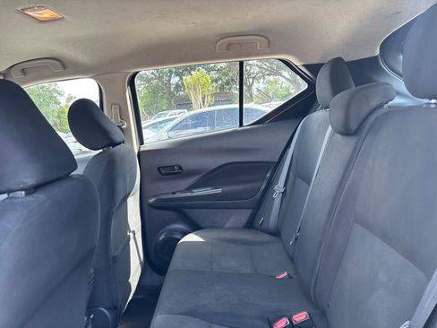 Used 2023 Nissan Kicks S FWD image 11
