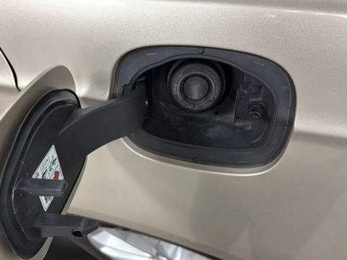 Used 2019 Ford Fusion SE FWD image 30