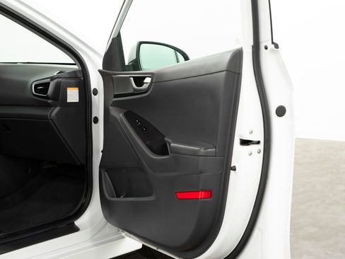 Used 2018 Hyundai Ioniq Blue image 16