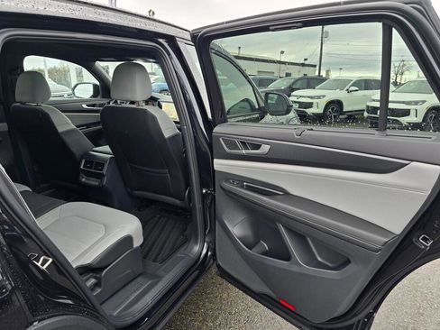 New 2026 Volkswagen Atlas Cross Sport SEL R-Line image 42