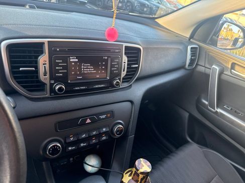 Used 2017 Kia Sportage LX FWD image 43