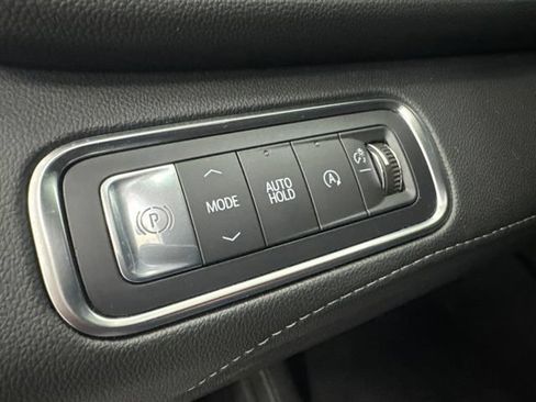 Used 2025 Buick Enclave Preferred FWD image 11