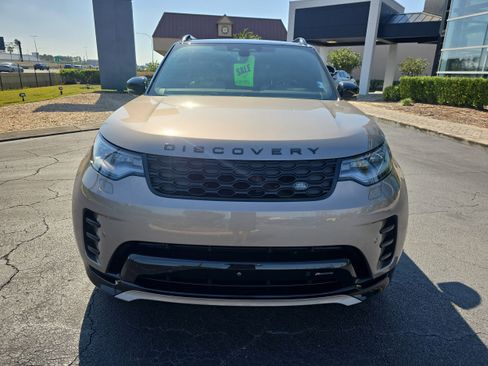 Used 2023 Land Rover Discovery S R-Dynamic image 3