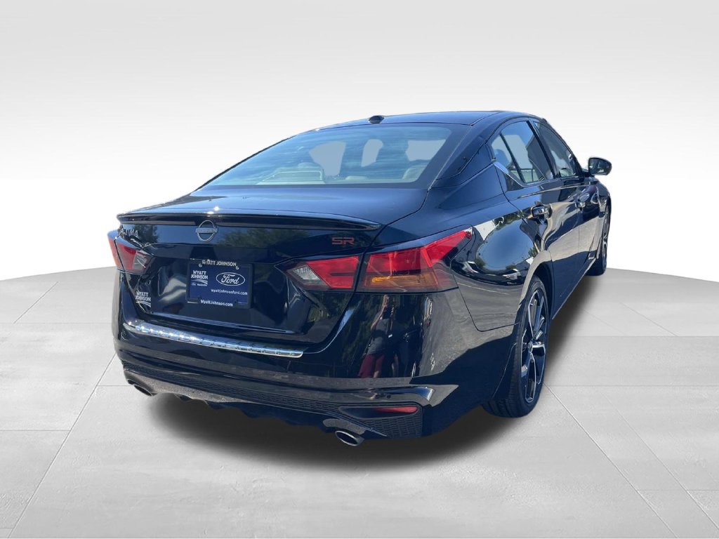 Used 2023 Nissan Altima 2.5 SR w/ SR Premium Package FWD image 3