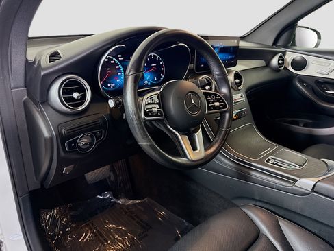 Used 2021 Mercedes-Benz GLC 300 image 23