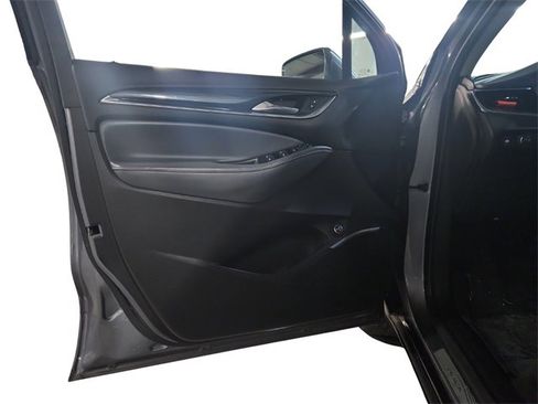 Used 2019 Buick Enclave Essence image 17