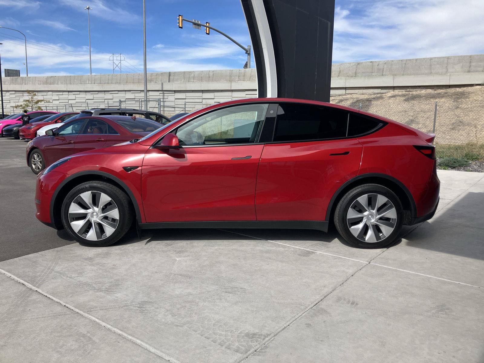 Used 2023 Tesla Model Y Long Range AWD/4WD image 5