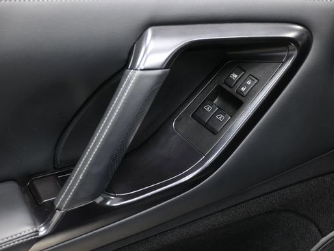 Used 2014 Nissan GT-R Premium image 11