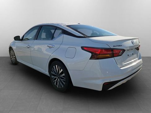 Used 2023 Nissan Altima 2.5 SV image 9