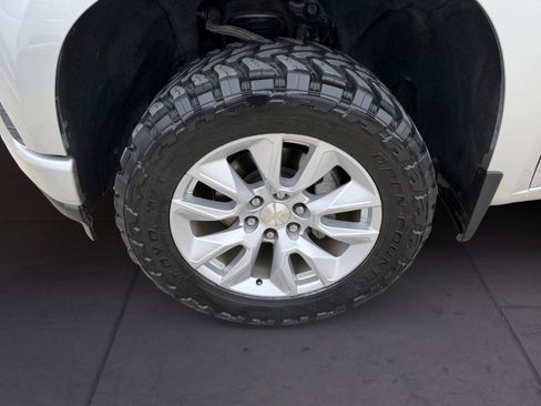 Used 2019 Chevrolet Silverado 1500 Custom w/ Custom Value Package image 14