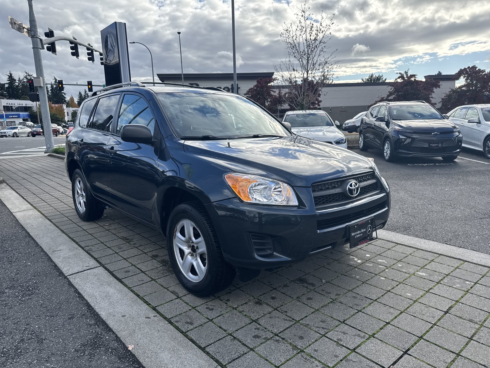 Used 2011 Toyota RAV4 4WD w/ Base L4 Extra Value Pkg image 3