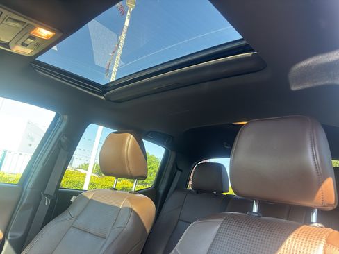 Used 2017 Toyota Tacoma Limited AWD/4WD image 9