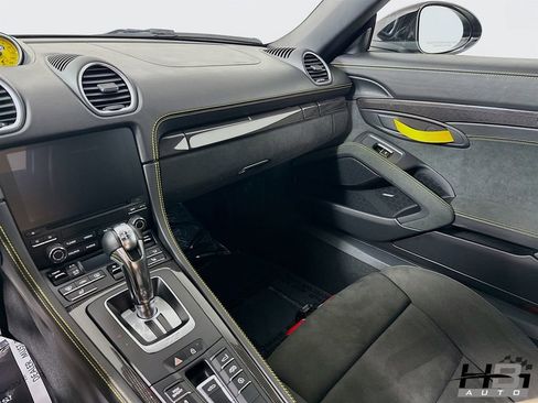 Used 2022 Porsche 718 Boxster Spyder RWD image 16