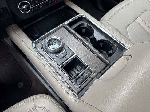Used 2020 Ford Expedition Limited w/ Special Edition Package image 18