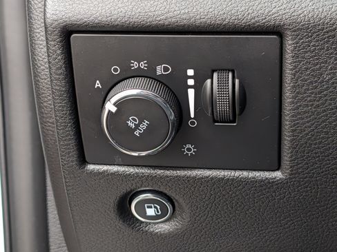 Used 2019 Jeep Grand Cherokee Limited w/ Luxury Group II AWD/4WD image 26
