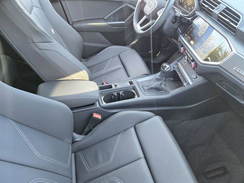 Certified 2025 Audi Q3 2.0T Premium w/ Convenience Package image 16