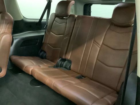 Used 2019 Cadillac Escalade ESV Premium Luxury AWD/4WD image 13
