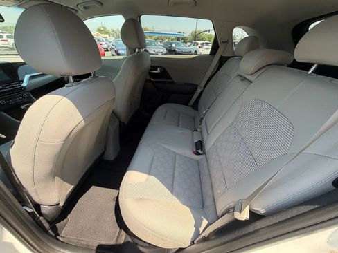 Used 2020 Kia Niro LXS FWD image 18