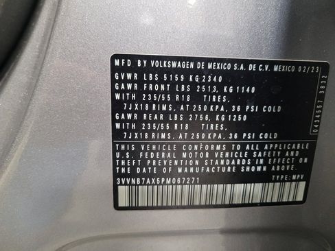Used 2023 Volkswagen Tiguan SE w/ Panoramic Sunroof Package FWD image 33