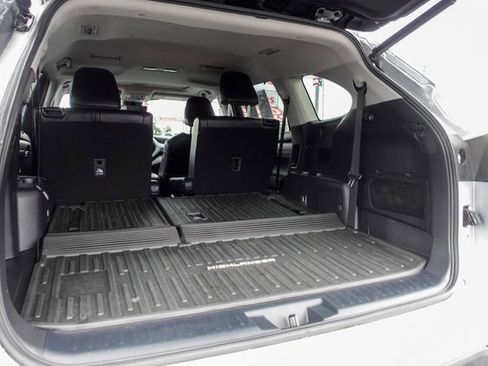 Certified 2023 Toyota Highlander XLE image 56