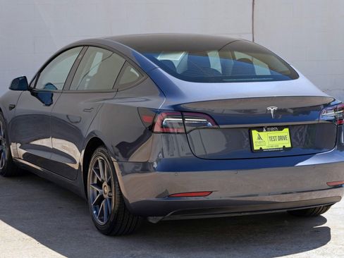 Used 2021 Tesla Model 3 Standard Range Plus image 47