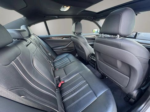 Used 2018 BMW 530i RWD image 14