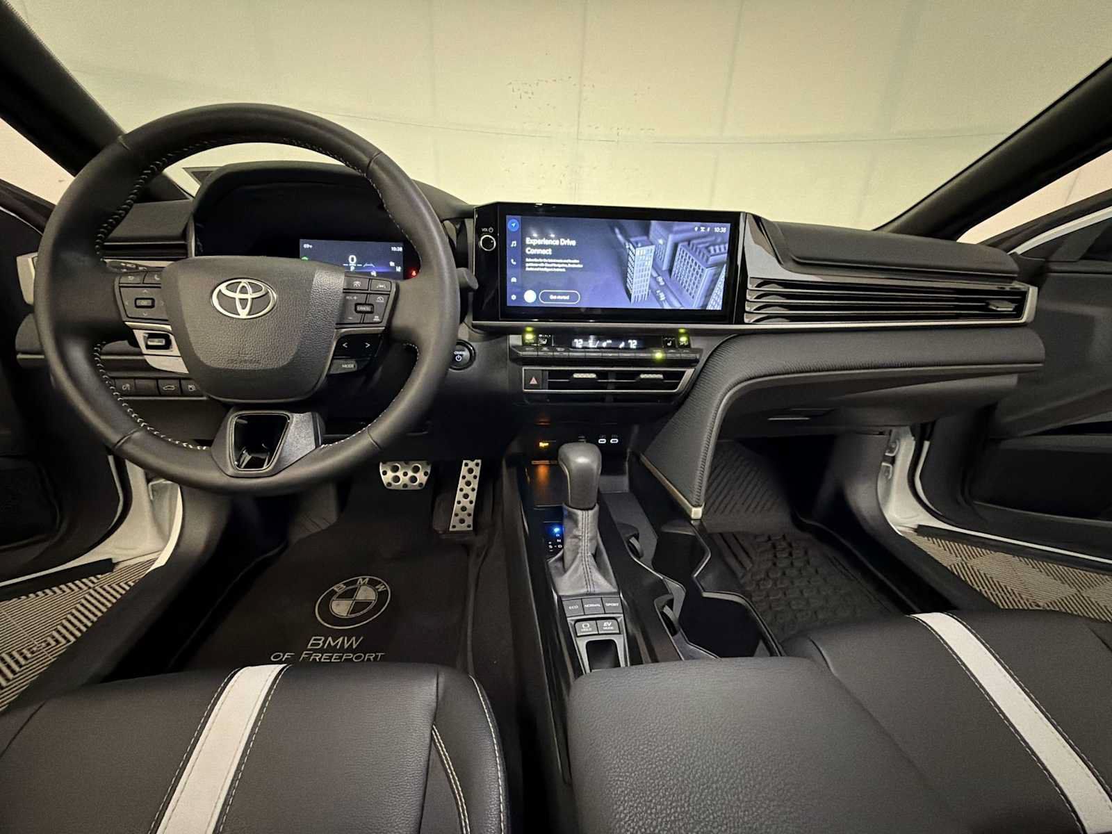 Used 2025 Toyota Camry SE w/ Multimedia Upgrade Package FWD image 16
