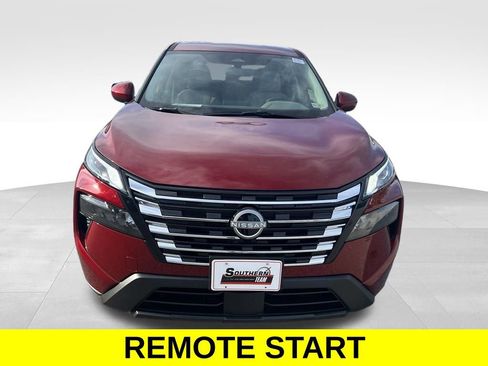 Certified 2025 Nissan Rogue SV image 10