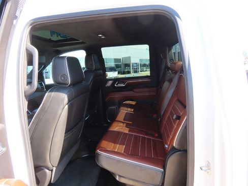 Used 2024 GMC Sierra 3500 Denali Ultimate image 19