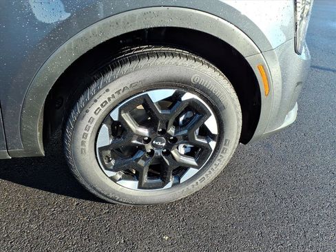 Certified 2025 Kia Sorento S w/ Panoramic Sunroof Package image 9