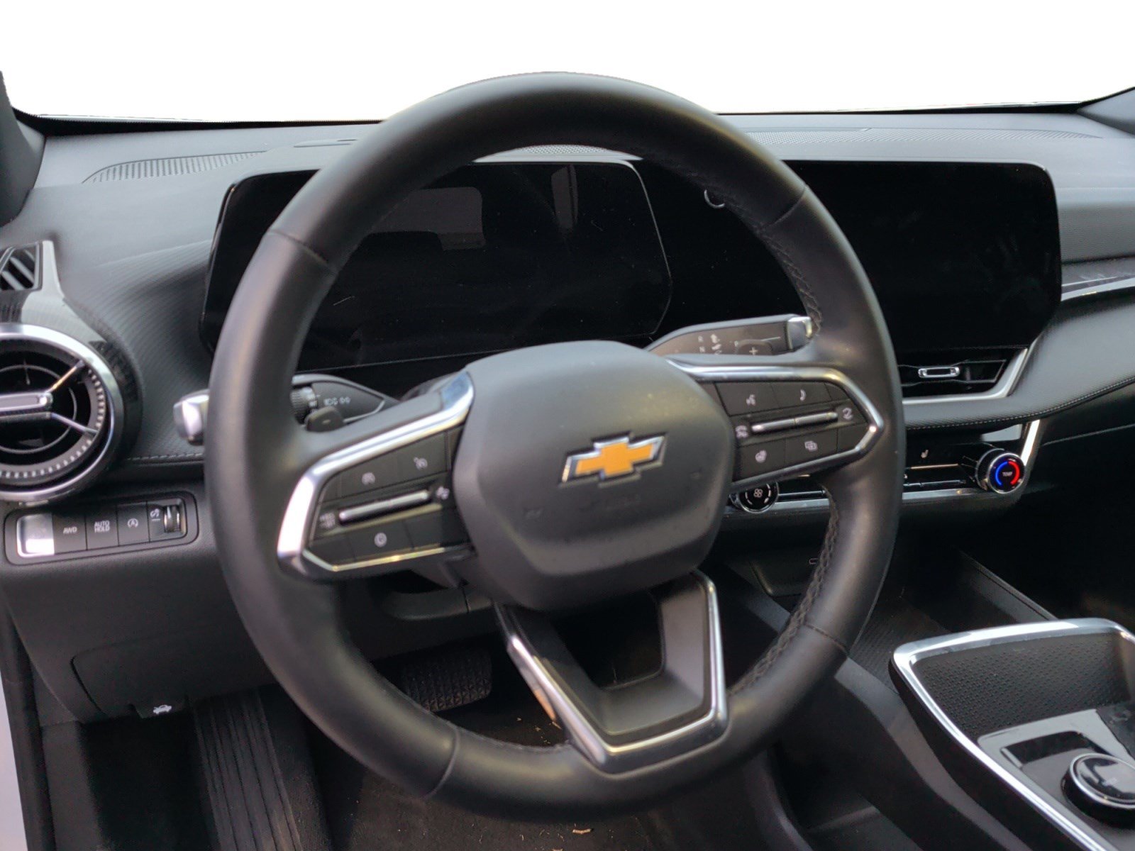 Used 2026 Chevrolet Equinox LT AWD/4WD image 12