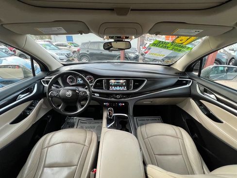 Used 2018 Buick Enclave Essence AWD/4WD image 11