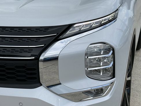 Used 2024 Mitsubishi Outlander SE FWD image 11