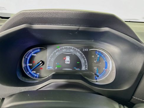 Used 2025 Toyota RAV4 LE image 18