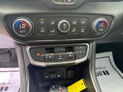 Used 2023 GMC Terrain AT4 AWD/4WD image 30