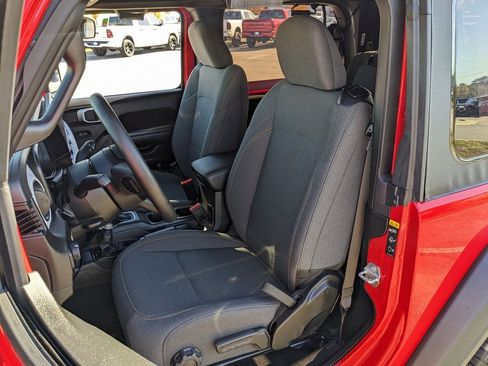 Certified 2025 Jeep Wrangler Sport image 29