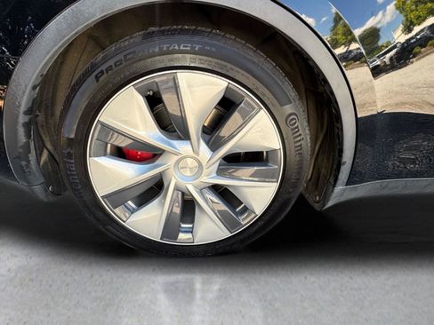 Used 2022 Tesla Model Y Performance AWD/4WD image 9