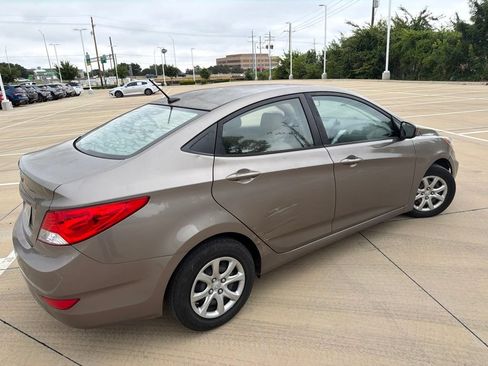 Used 2014 Hyundai Accent GLS FWD image 3