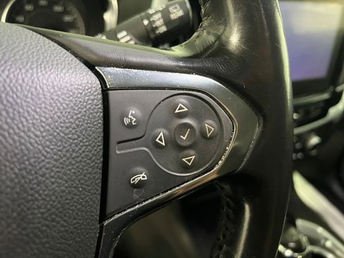 Used 2020 Chevrolet Traverse LT image 13