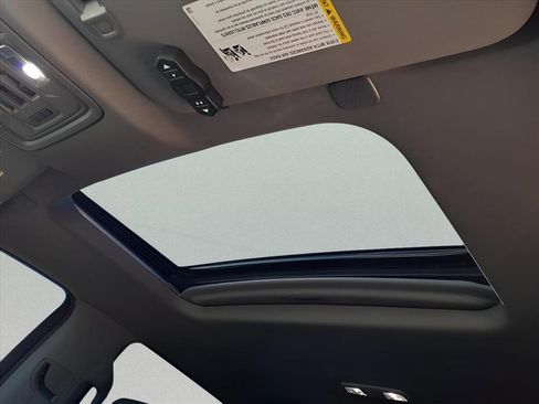 Used 2020 Chevrolet Silverado 1500 LTZ image 13