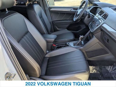 Used 2022 Volkswagen Tiguan SE R-Line image 25
