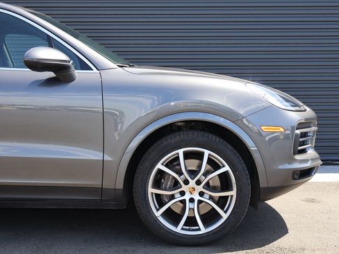 Certified 2023 Porsche Cayenne AWD/4WD image 12