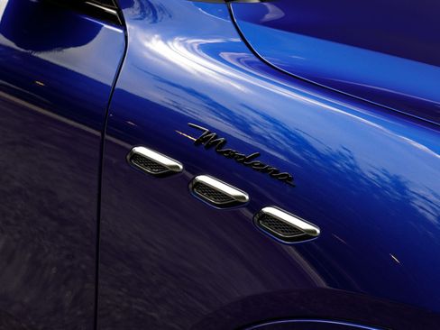 Used 2023 Maserati Grecale Modena AWD/4WD image 37