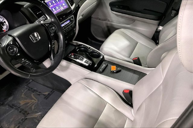 Used 2017 Honda Pilot Touring image 17