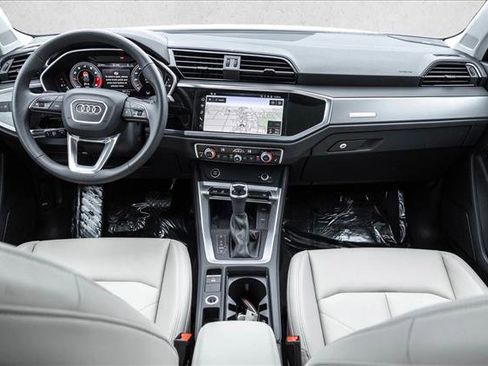 Certified 2025 Audi Q3 2.0T Premium Plus w/ Premium Plus Package image 21