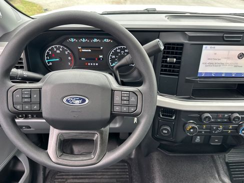 New 2026 Ford F250 XL w/ XL Chrome Package image 18